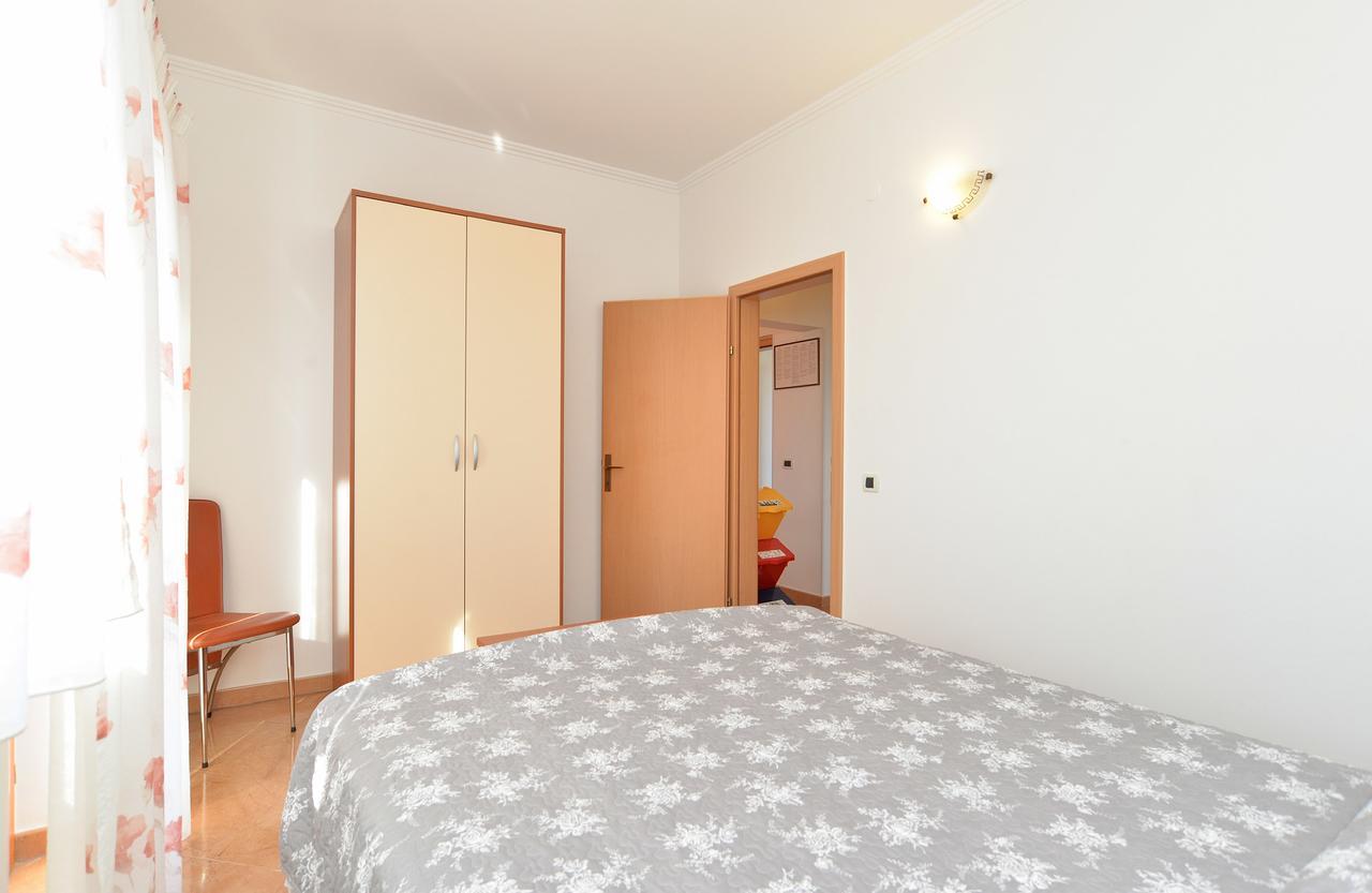 Apartment Ljiljana 1553 Novigrad Istria Exterior foto